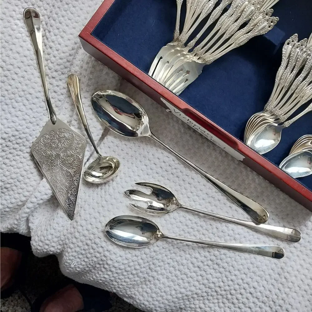 VTG/ANTIQUE SILVERPLATE ROGERS 1881, 